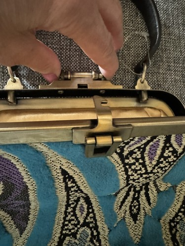 Vintage Maxximum Elegant Purple Blue Velvet Purse With Genuine Leather Handle - Picture 15 of 15