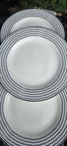 3 Cynthia Rowley Dinner Plates 10.5" York White Black Lines Dots Mint - Picture 3 of 8