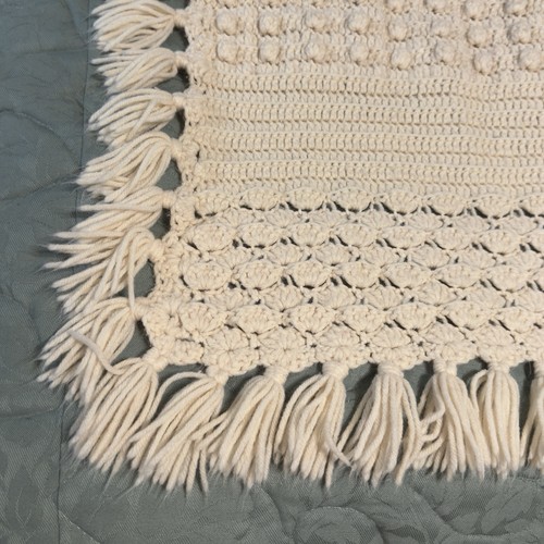 Manta afgana vintage crochet beige flecos 70”x46” lana? Palomitas de maíz 3D pesadas - Imagen 3 de 13