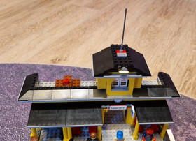 Lego City 7997 Train Station / Train Station