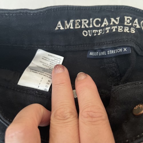 Pantalones cortos de mezclilla de tiro medio rasgados American Eagle talla 4 - Imagen 4 de 6