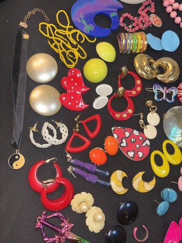 HUGE Vintage to Now Funky 80s 90s Style Estate Jewelry Fashion Party Lot READ - Picture 2 of 21