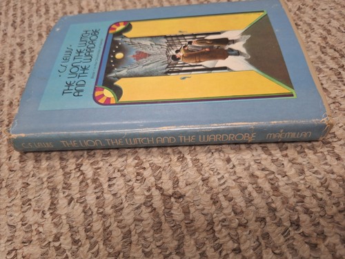 The Lion, The Witch & The Wardrobe - C. S. Lewis (Macmillan, 1950) hardcover - Picture 2 of 9