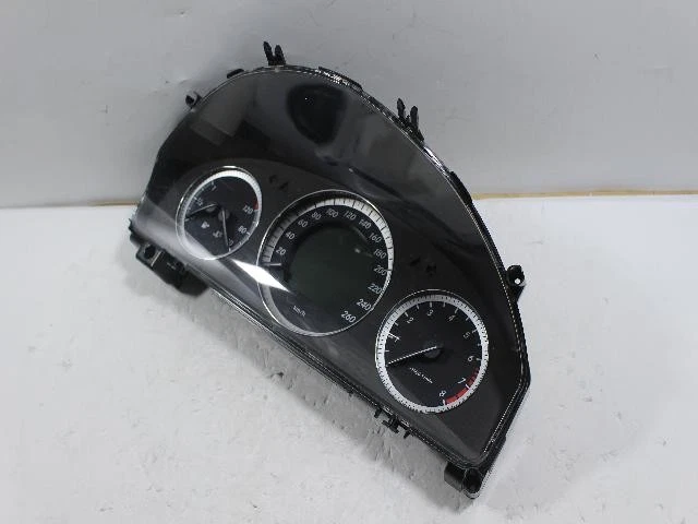 Mercedes-Benz C200 2009 grupos de instrumentos A2049003100 Foto 3 de 4