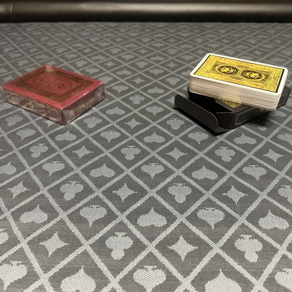 PIRATEGOLD Pirate Themed Metal Poker Chip Set 300pc for Texas Hold’Em - Image 4 of 4