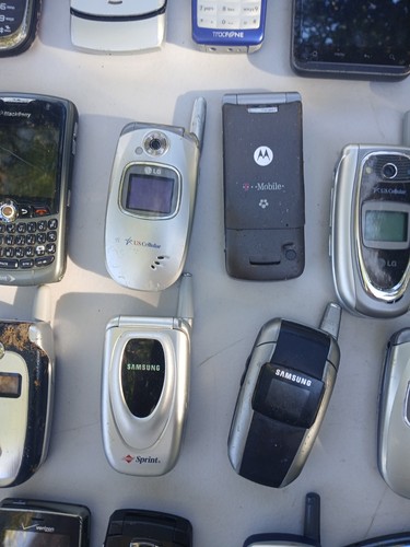 Vintage Cell Phone Lot of 51 Untested For Parts,Cases & Batterys.See Photos - Picture 12 of 24