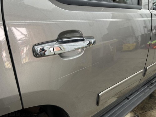 2007-2014 Chevrolet Tahoe Passenger Right Rear Side Door - Picture 3 of 12