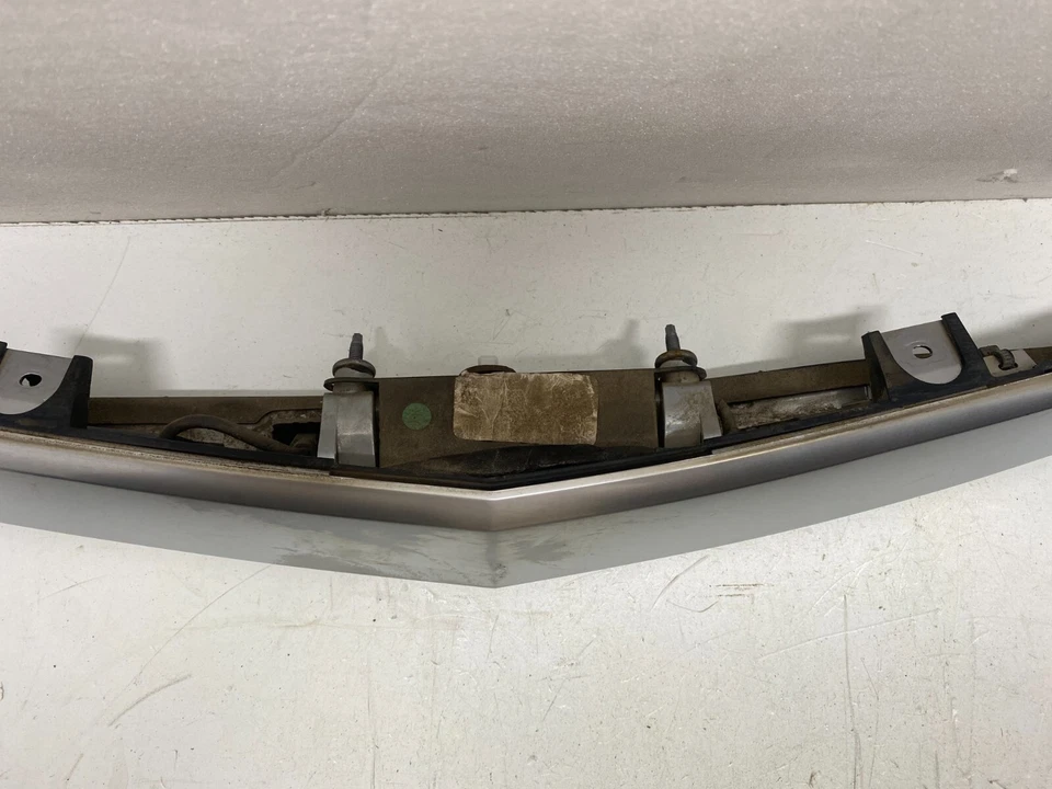 Cadillac XTS 2013-2017 manija de la tapa del maletero alerón cromado - OEM Foto 2 de 4