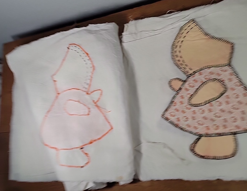 Vintage 50's Quilt Blocks Sunbonnet Sue 18 Blocks Hand Stitched Approx 11" x 11 - Picture 10 of 18