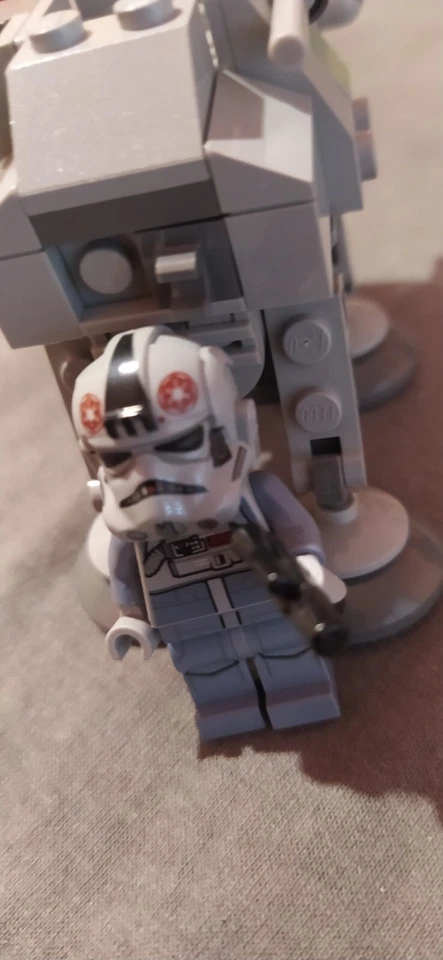 LEGO 75075, foto 4 di 5