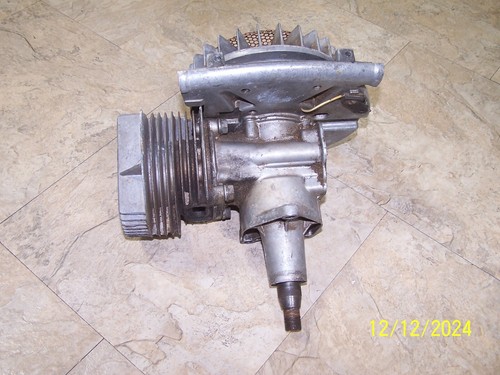 Vintage Lawn Boy Mower C - Engine Short Block Less/Piton/Rod 677443