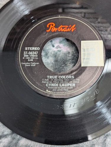 Cyndi Lauper True Colors / Heading For The Moon (45 RPM 1986 Portrait 37-06247) - Foto 3 di 8