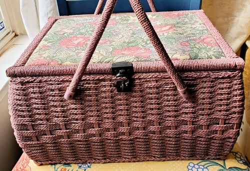 XL Vintage Woven Wicker Look Pink Sewing Basket Fabric Latch Top Double Handles - Picture 9 of 11
