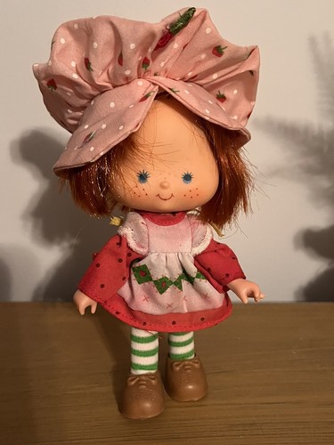 Vintage Strawberry Shortcake doll original outfit American Greetings
