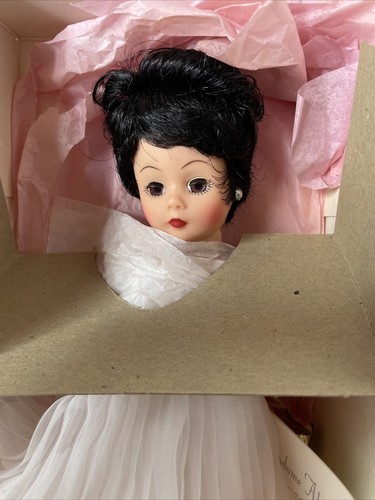 Nuevo con etiquetas Nuevo Madame Alexander Cat On A Hot Tin Roof Doll Elizabeth Taylor Doll - Imagen 3 de 8