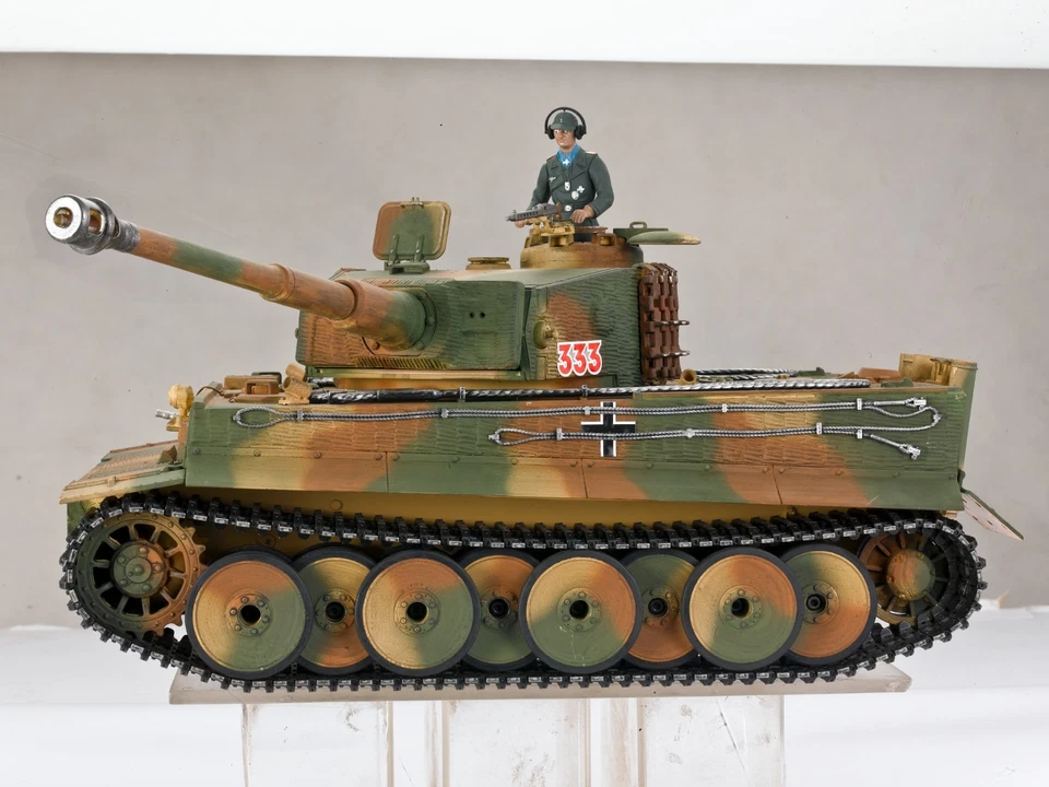2.4Ghz 1/16 Tiger I RC Tank Middle Versio Metal Edition with Barrel Recoil R/C  - Image 2 of 4