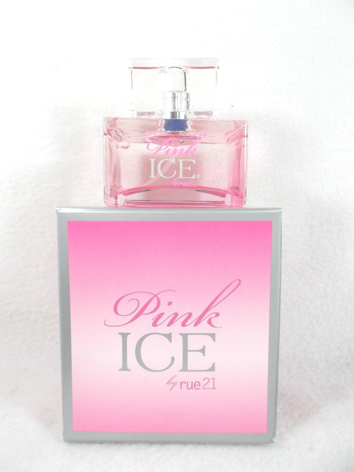 Парфюм розовый. Шарик мороженого вишня. Cofix айс пинк матча фото. Мороженое со вкусом bubble gum. Розовое мороженое эстетика.