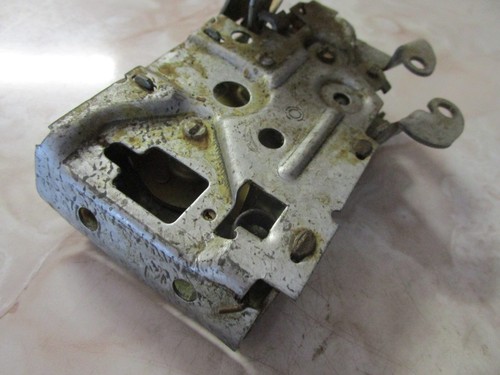 NOS R.H. Rear Door Latch 1980 1981 Ford LTD 4Dr. & Station Wagon E0VY-5426412-A - Picture 3 of 7