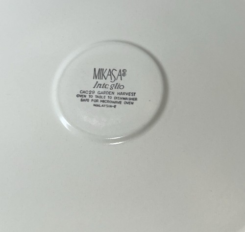 Mikasa Intaglio "Garden Harvest" - Large 14-1/2" Round Cake Plate Platter - Picture 4 of 6