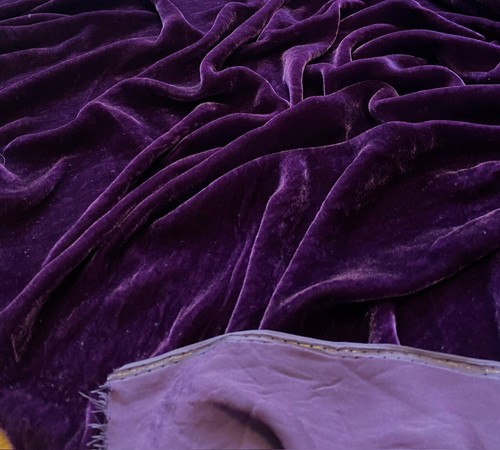 Tela de terciopelo de seda púrpura berenjena por yarda, 1/2 yarda y 1/4 yarda - Imagen 2 de 3