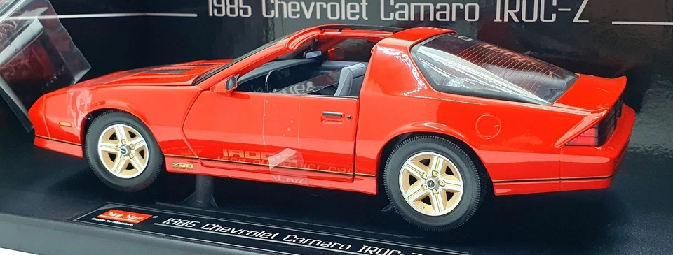 Chevrolet Camaro Chevy IROC 1985 American Muscle Car Sunstar 1946 1:18 - Изображение 4 из 4