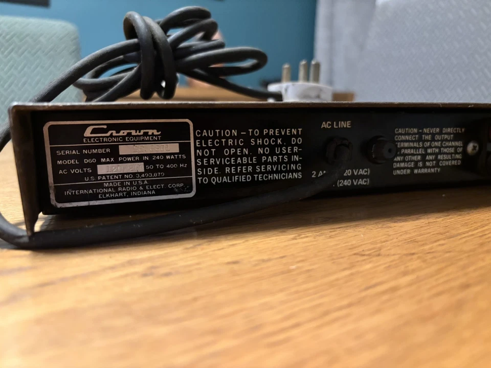 Crown 060 (D-60) Power Amplifier  - Image 2 of 4