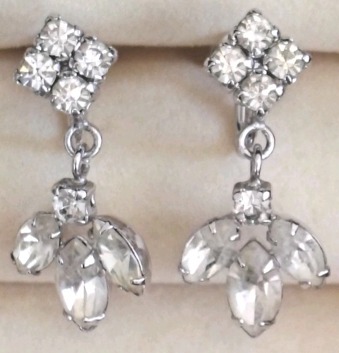 PHYLLIS Dangling Rhinestones Screw Back Clip On Vintage 50s Silver Tone Setting - Picture 4 of 8