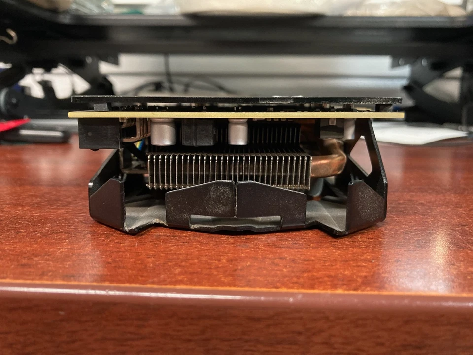 VISIONTEK VT R9 380 PCIE 2GB D/D/H/DP Graphics Card - Image 3 of 4