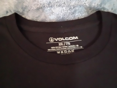 VOLCOM SURFING T- SHIRT NEW with tag XXL - Picture 2 of 6