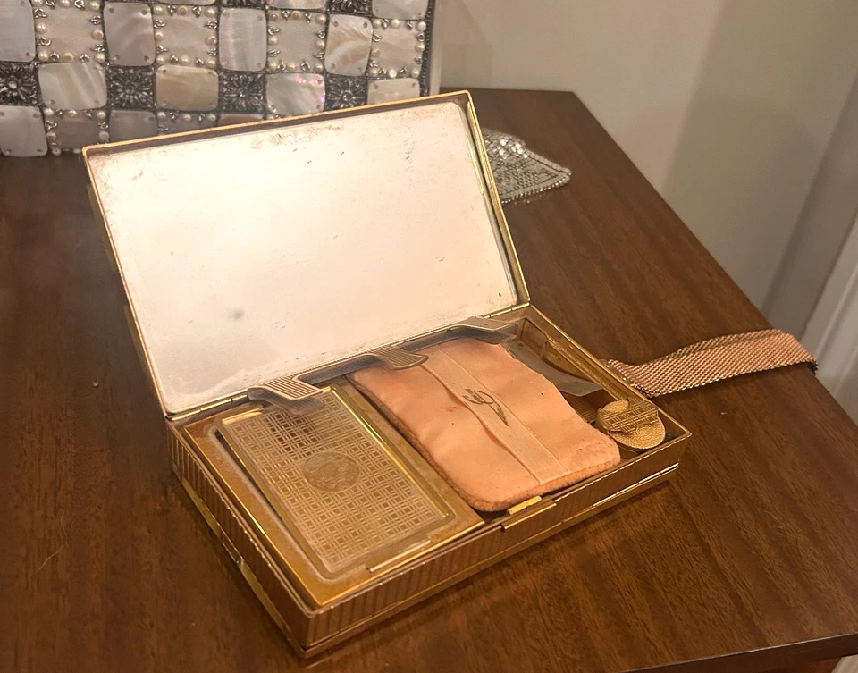 LOTE DE 5 ACESSÓRIOS FEMININOS VINTAGE: PULSEIRA EVANS, RELÓGIO BULOVA DE OURO PREENCHIDO... - Imagem 4 de 4