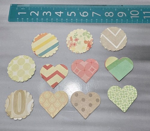 Ritagli di Carta Cuore e Cerchio Smerlato - Totale 55 Pezzi - 11 Disegni - 2 In - Foto 3 di 8