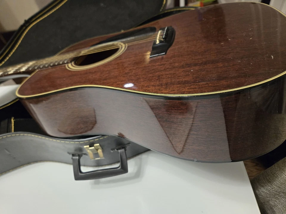 Guitarra eléctrica acústica Takamine PT-206 con estuche Foto 4 de 4