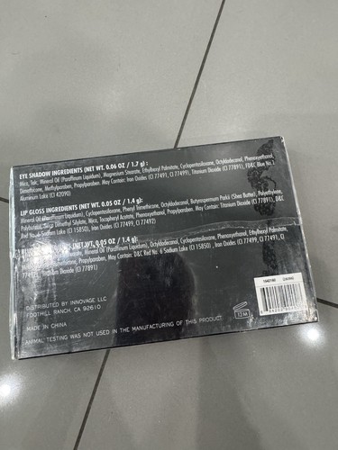 ME MAKEOVER ESSENTIALS..PERSONALIZED CUSTOM COMPACT..NEW SEALED - Picture 3 of 4