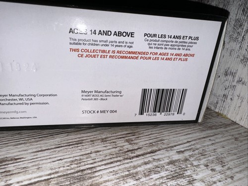 Peterbilt 385 Semi with Meyer 9140RT Boss Silage Trailer 1/64 Scale Spec-cast - Picture 13 of 13