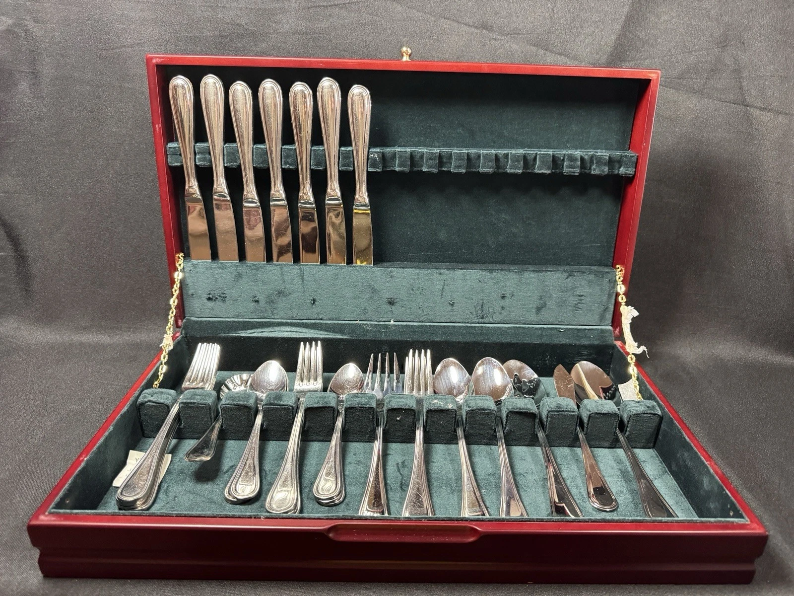 Somerset Pattern By Wallace Home 33 Pieces 18/10 Stainless Flatware