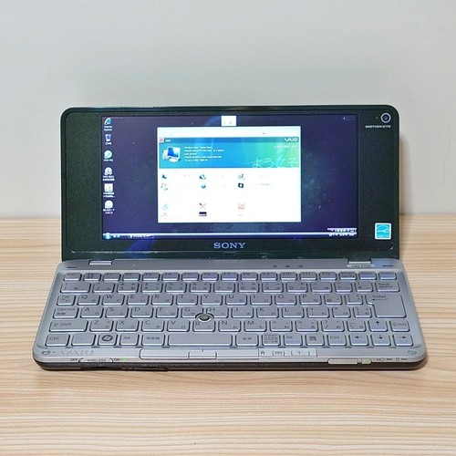 SONY VAIO type P VGN-P70H White RAM 2GB Intel Atom Z520 1.33 GHz Black - Picture 2 of 9