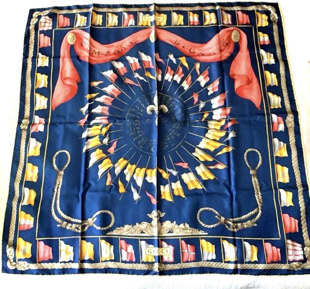 Grande écharpe en soie motif drapeau GUCCI