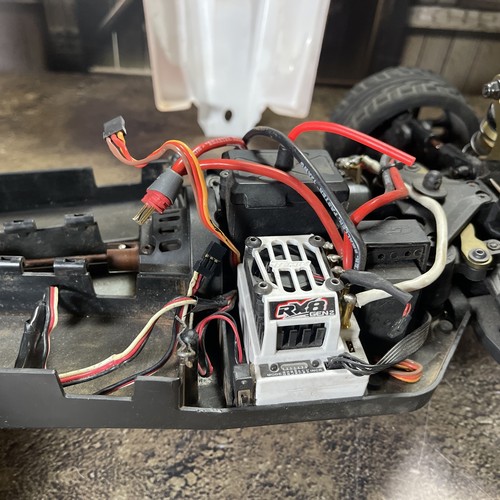 Serpent 811e Buggy RC - Picture 8 of 9
