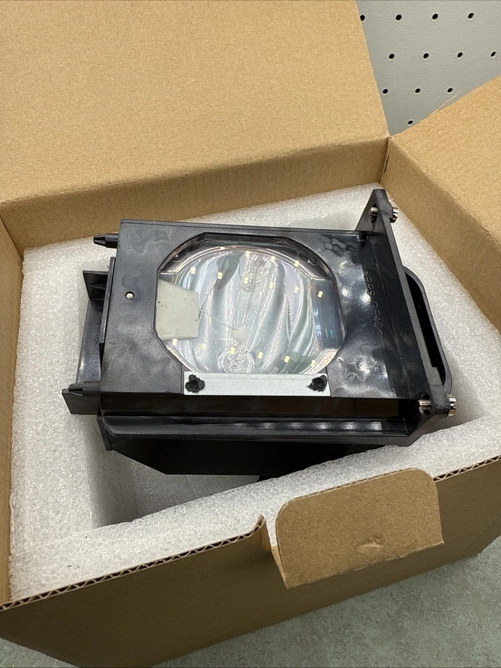 Лампа сменная Mitsubishi 915B403001 для телевизора или проектора Mitsubishi - Изображение 3 из 4