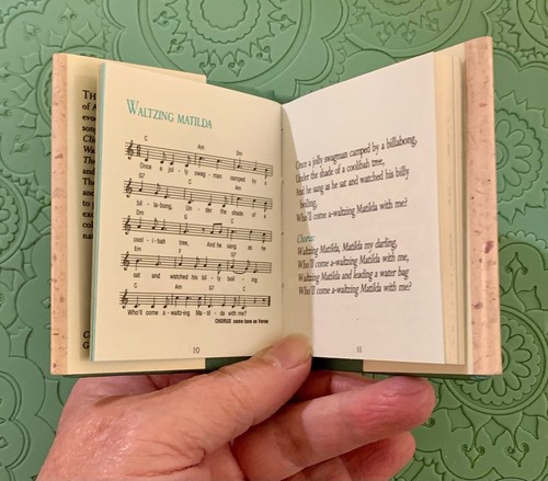 Waltzing Matilda & Great Aussie Songs Mini Book Vintage 1992 Hardback, Dustcover - Picture 9 of 12