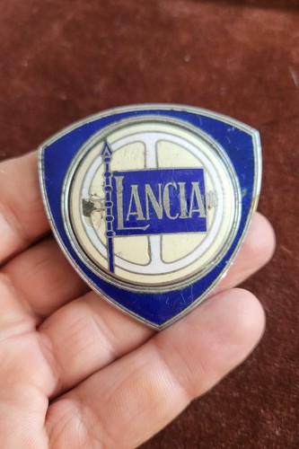 VINTAGE EMAILLE AUTO AUTO KÜHLER EMBLEM / BADGE # LANCIA TORINO ITALIEN - Bild 1 von 3
