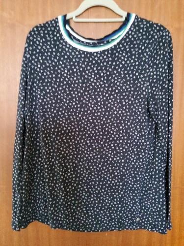 Taifun Size XL LONG SLEEVE BACK AND WHITE TOP.