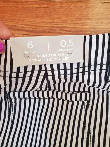 Chico Pants Cropped Women's Size 6 (Chico 0.5) Black White Striped Lightweight - Picture 10 of 16