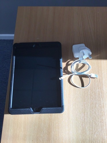 Apple iPad 7th Gen 2019 - 10.2 in 32GB WiFi - Grey 💙 GRADE A 💙 TOP QUALITY 💙 - Afbeelding 3 van 5