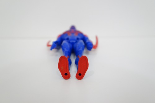 Figura de acción Hasbro 2022 Spider-Man Across the Spider-Verse Spider-Man 2099 - Imagen 6 de 10