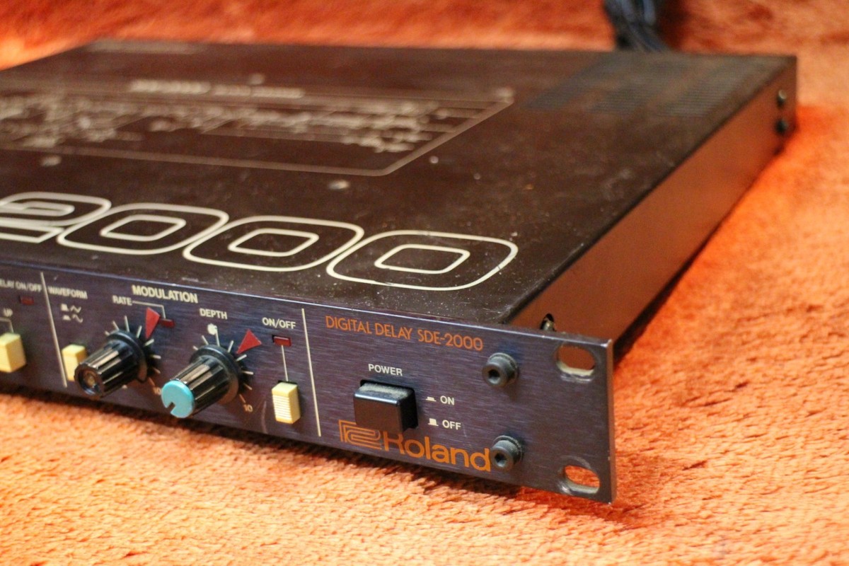 USED Roland SDE-2000 2000 Digital Delay Rack Effect Vintage