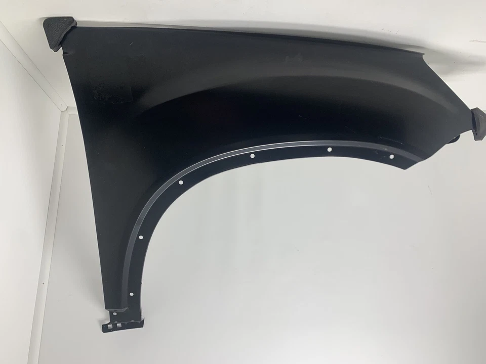 2007-2012 GMC Acadia (R) Passenger Side Fender (Aftermarket)GOOD TO RE-USE - Image 2 of 4