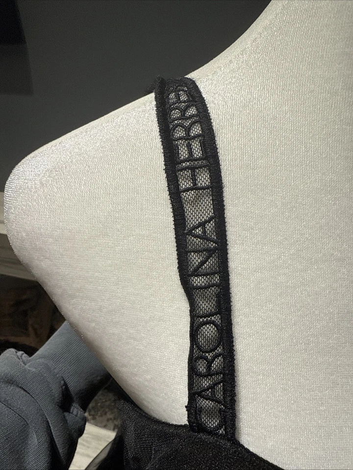 Vestido negro de tul Carolina Herrera $4,990 al por menor Foto 3 de 4