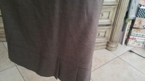 The Limited Collection - Brown fine check pencil skirt, pleated hem, size 12 - Bild 2 von 3
