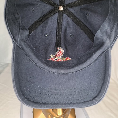 Gorra con tirantes ajustable de los Cardenales de San Luis para dama y mujer - Imagen 8 de 11